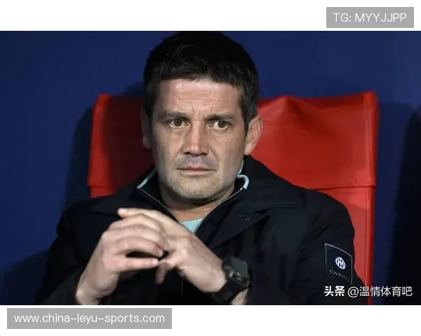 球员在欧冠赛后与家人共享胜利时刻成为温情镜头,欧冠足球运动员 球员在欧冠赛后与家人共享胜利时刻成为温情镜头,欧冠足球运动员