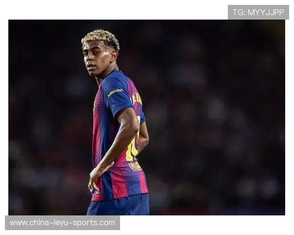 亚马尔低平传球直达门前